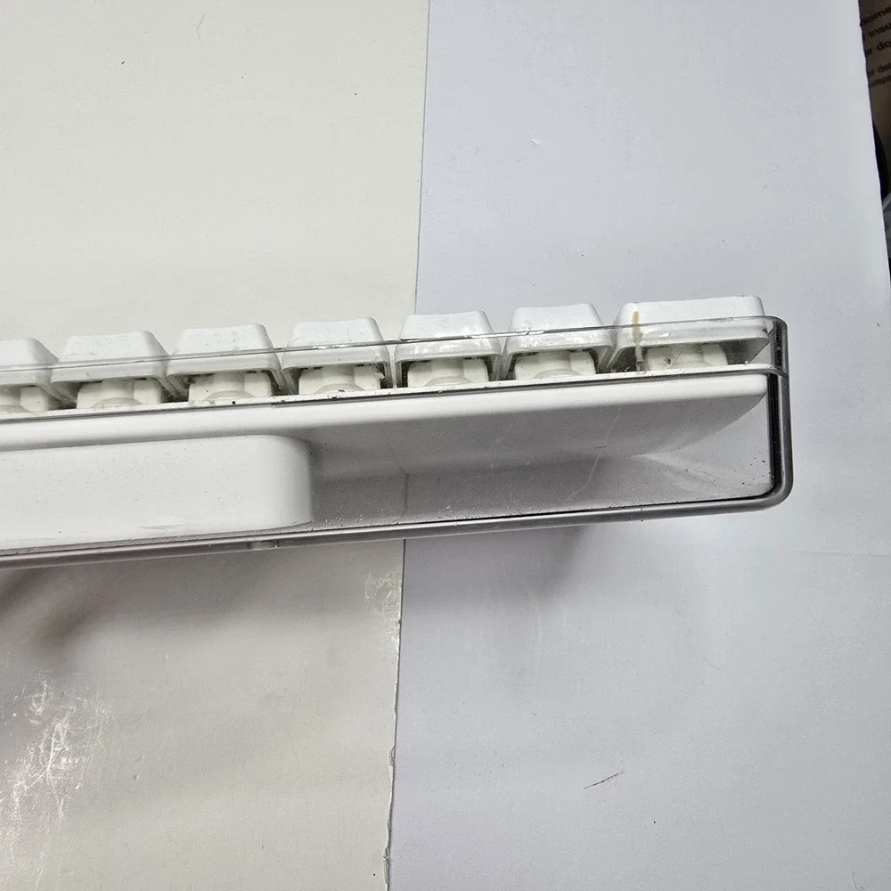 ⌨ Apple A1048 USB Wired Keyboard White Full Size Ergonomic Mac OS X Compatible